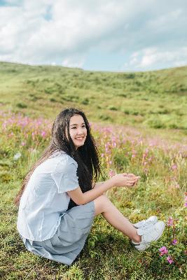 小学生高清电影免费观看,女大学生的沙龙室