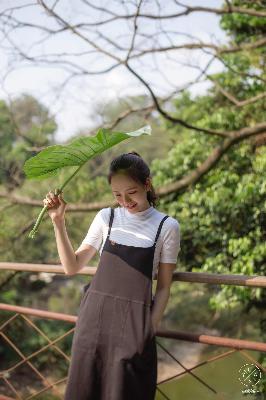 麻花传媒沈芯语老师家访,麻花视频V3.2.2纯净版